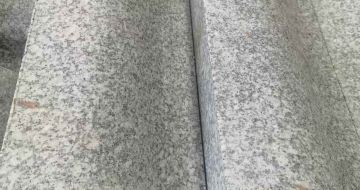 眉山芙蓉白S型拉丝面路沿石