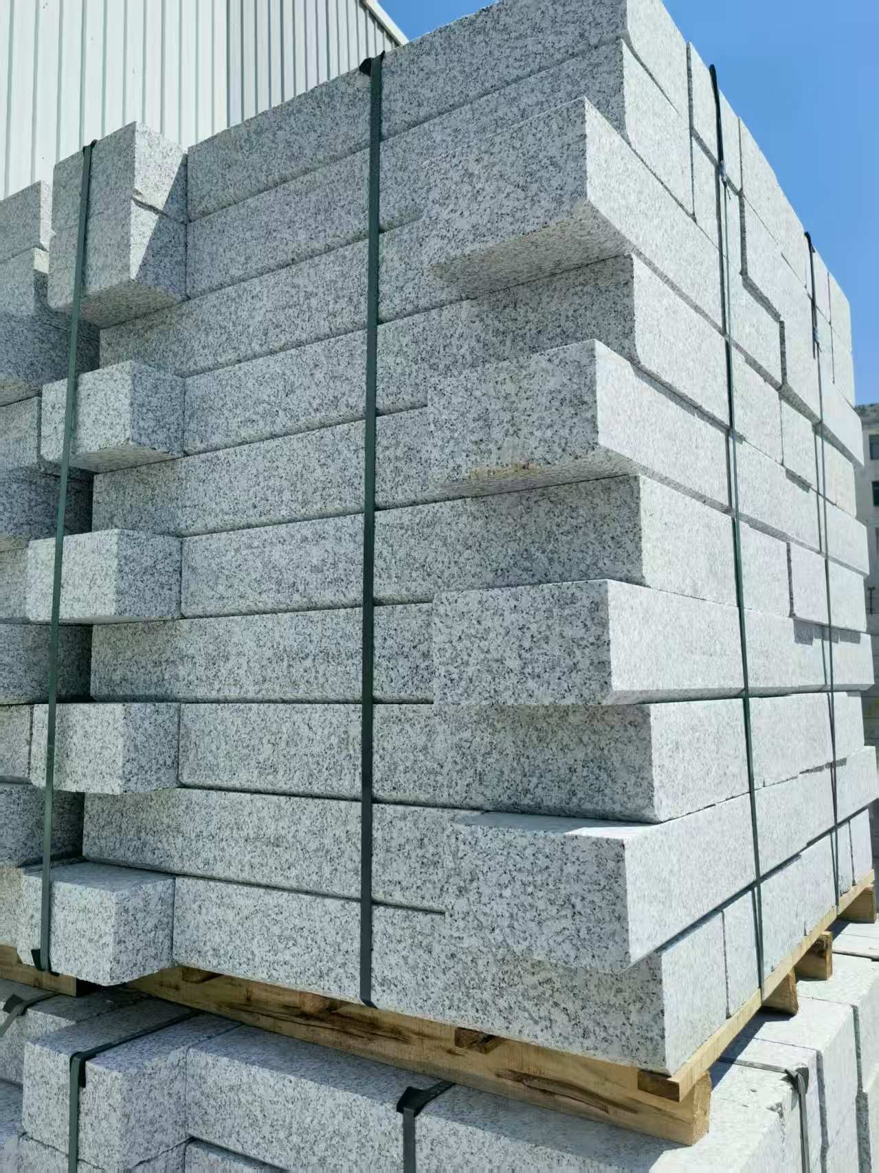 眉山 路沿石颜色均匀、尺寸标准