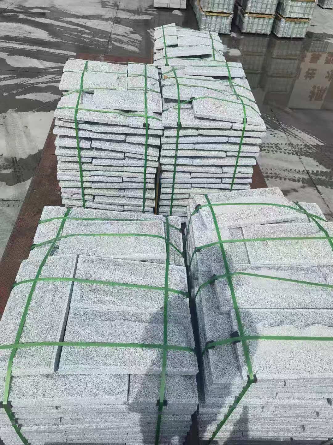 眉山 芝麻白蘑菇石装车出货