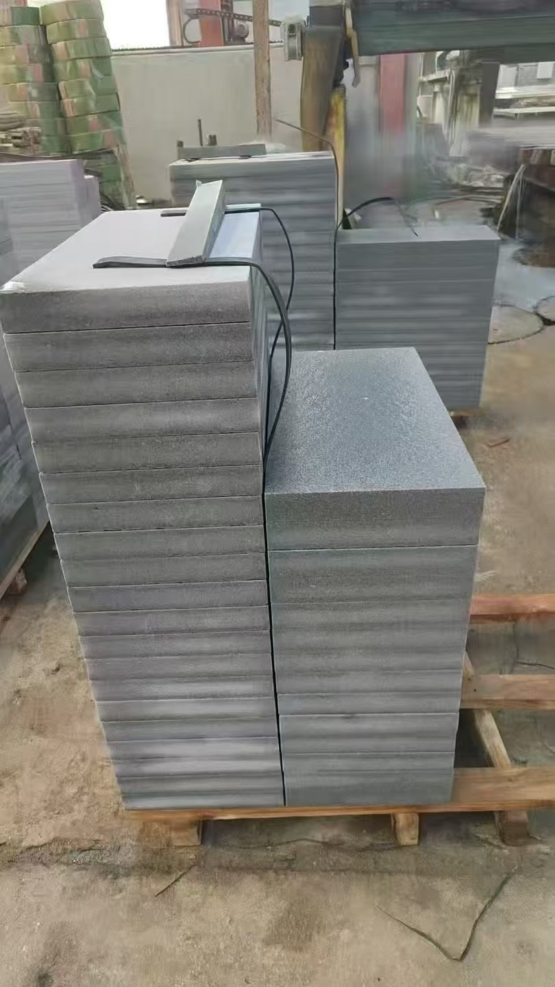 眉山 芝麻灰火烧面300*600*50地铺石材