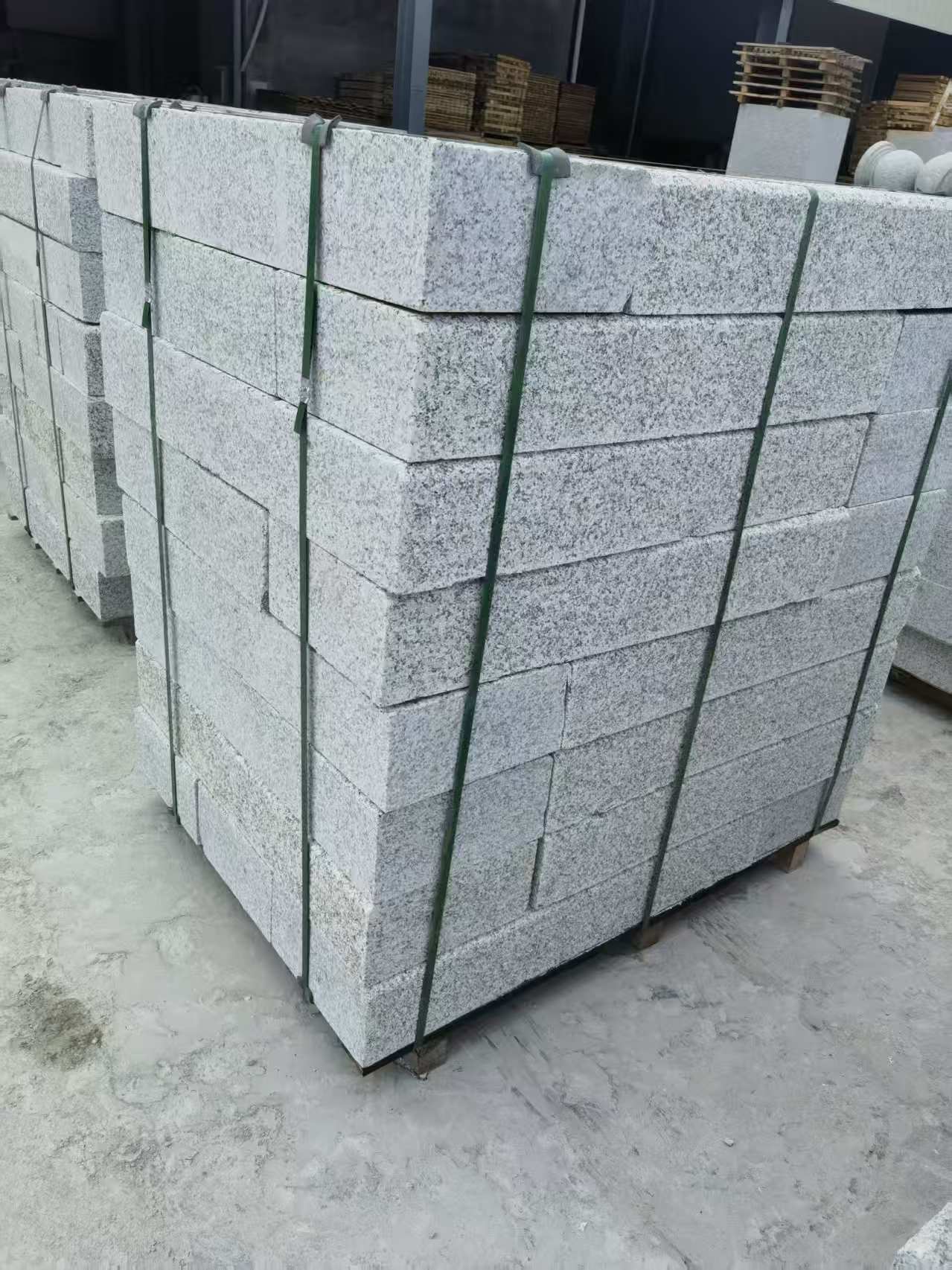 眉山 芙蓉白火烧两面路沿石