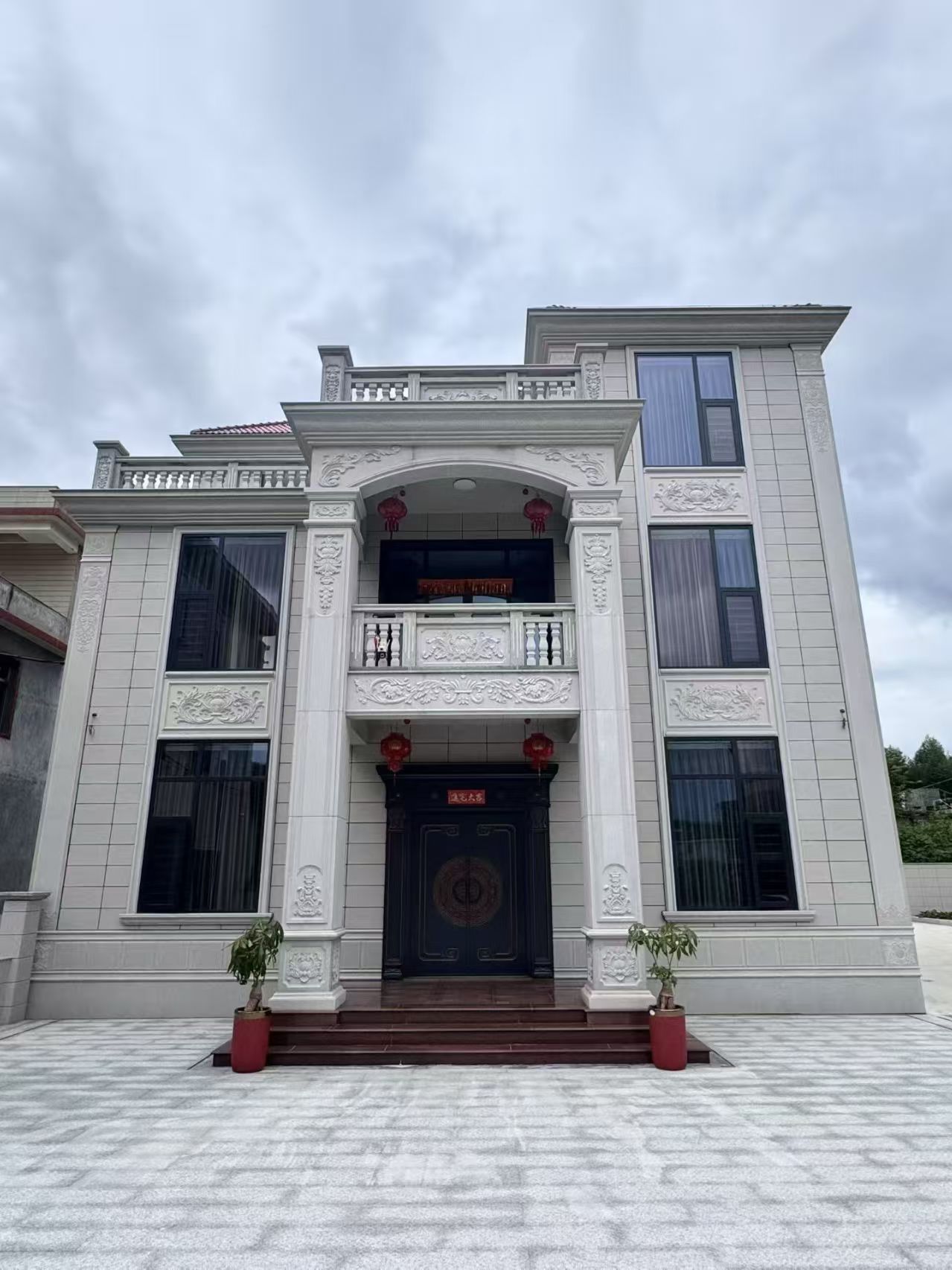 眉山 芝麻白石材别墅干挂案例展示