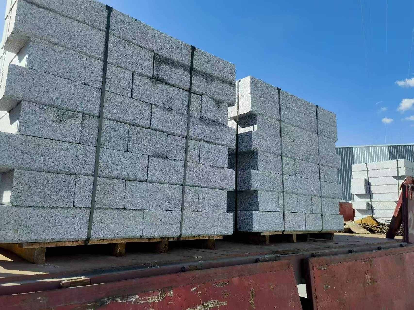 眉山 路沿石装车出货